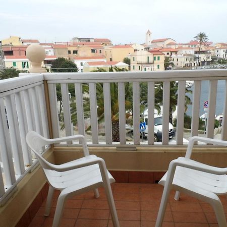 Lina Hotel Stintino Eksteriør bilde